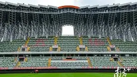 亞冠小組賽第5輪：廣州恒大水原三星1-1握手言和，韦世豪傳射建功，鐘義浩兩黃一紅離場