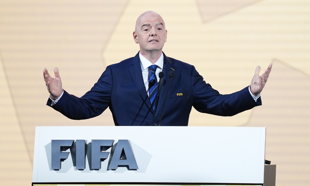 尤其是在他 尤其是在他